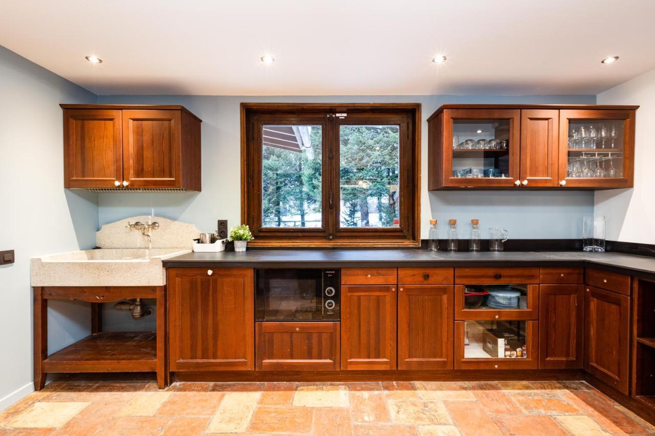 Chalet Les Praz - 280Sqm - Sauna Cinema Fitness - 5 Bedrooms In Heart Of Les Praz - By Cozee Rentals Chamonix Exterior photo