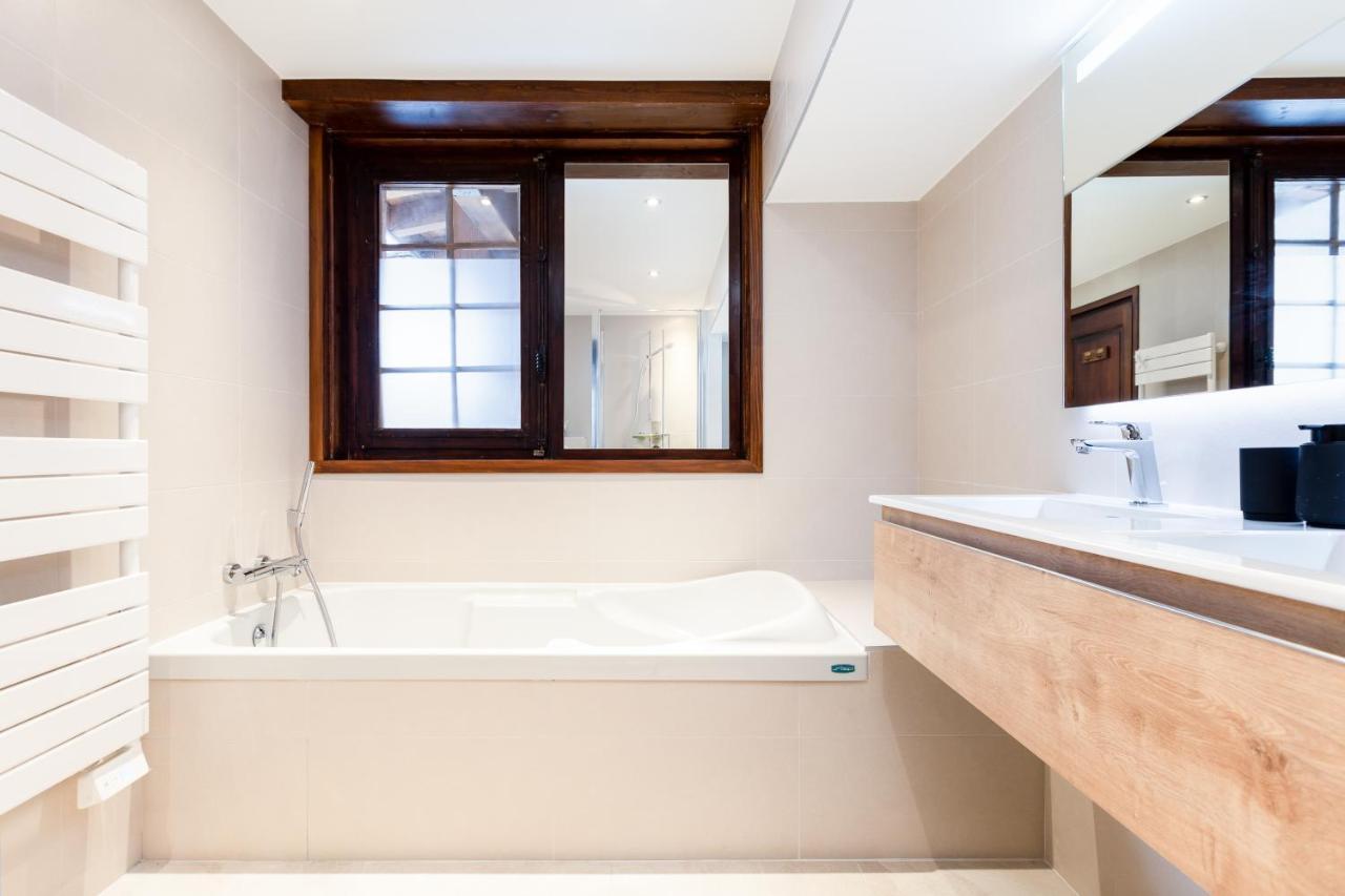Chalet Les Praz - 280Sqm - Sauna Cinema Fitness - 5 Bedrooms In Heart Of Les Praz - By Cozee Rentals Chamonix Exterior photo